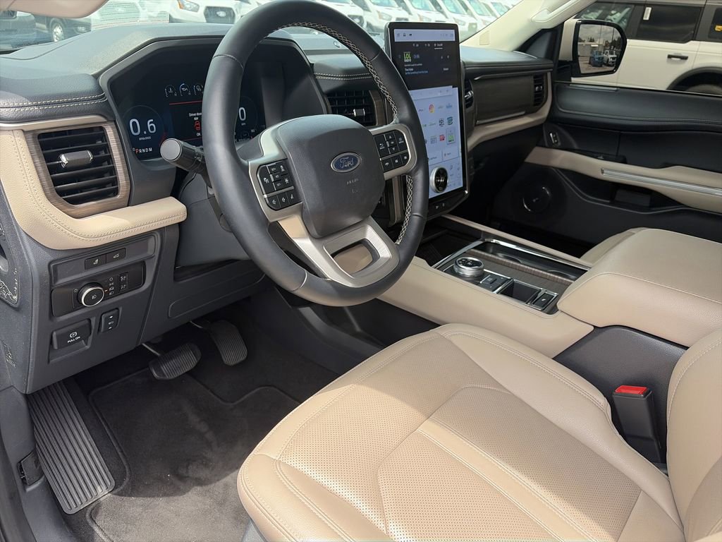 Used 2024 Ford Expedition Limited RWD image 11
