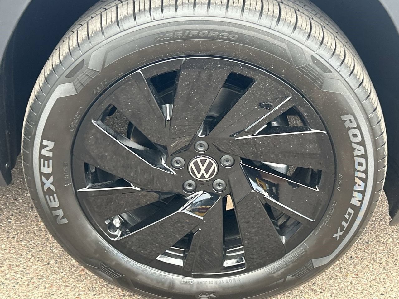 New 2026 Volkswagen Atlas SE FWD image 6