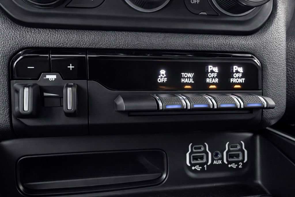 Used 2022 RAM 1500 Big Horn w/ Night Edition AWD/4WD image 18
