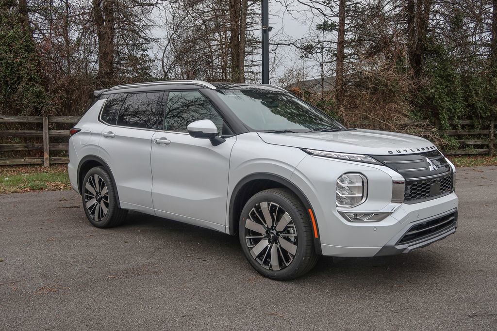 New 2026 Mitsubishi Outlander SEL image 1