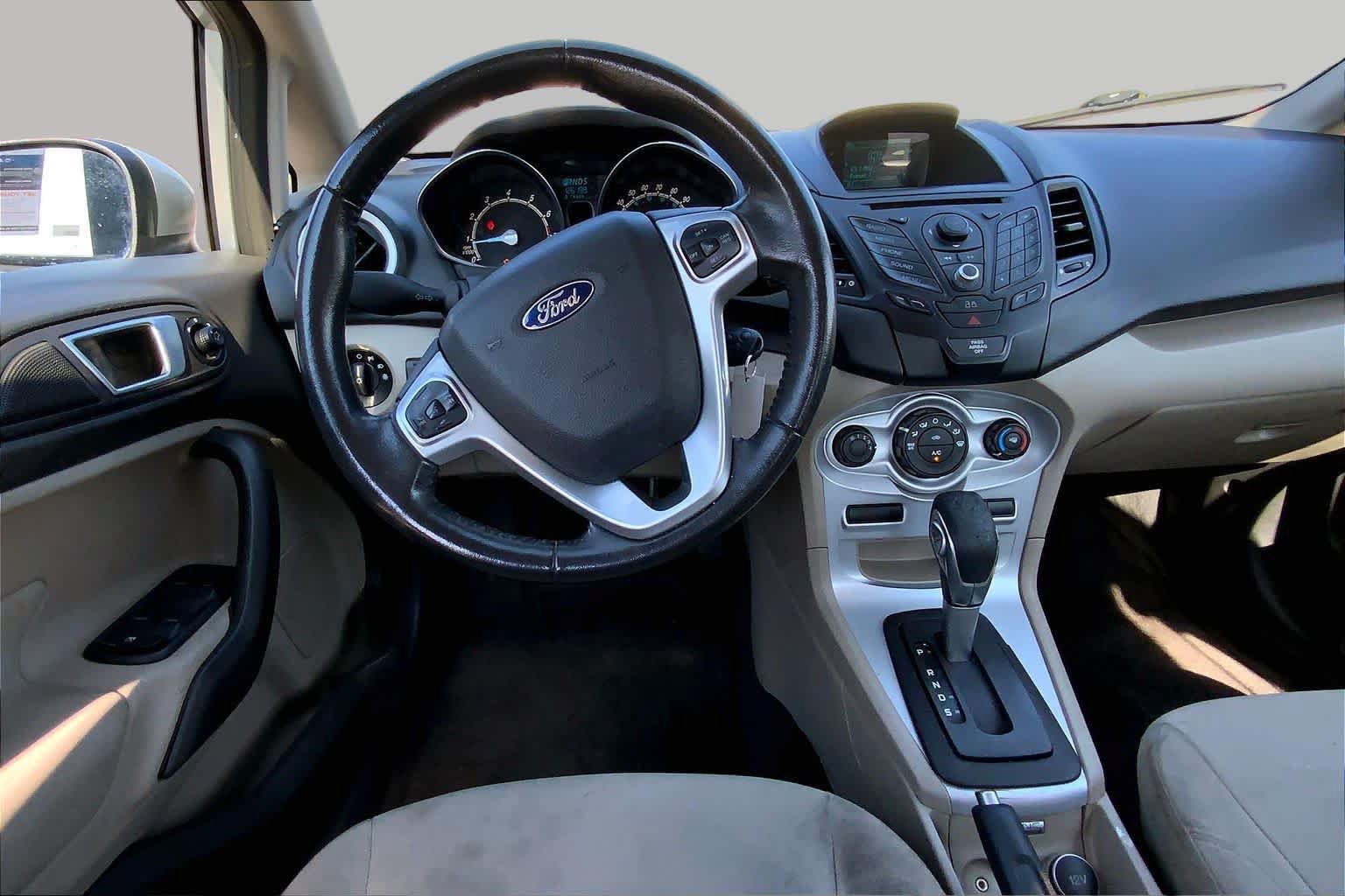 Used 2014 Ford Fiesta SE FWD image 5