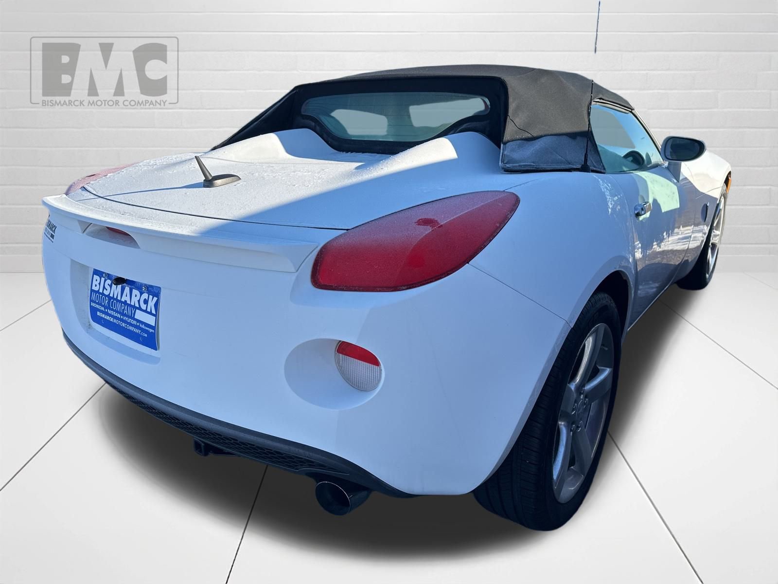 Used 2008 Pontiac Solstice Convertible w/ Premium Package image 3