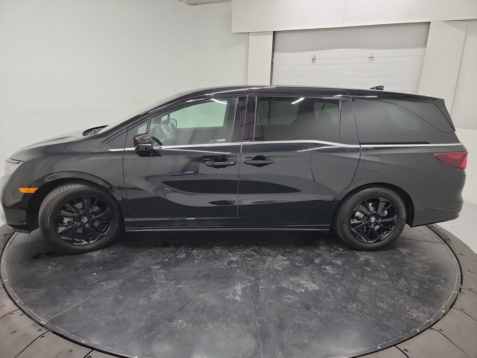 Used 2023 Honda Odyssey Sport image 5