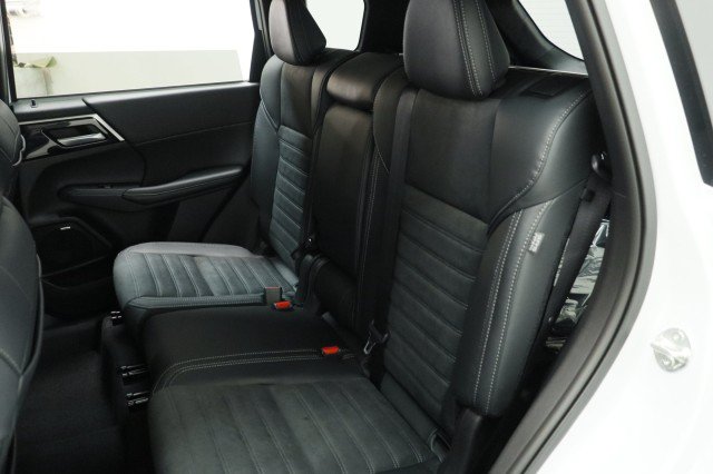 New 2026 Mitsubishi Outlander SE FWD image 24