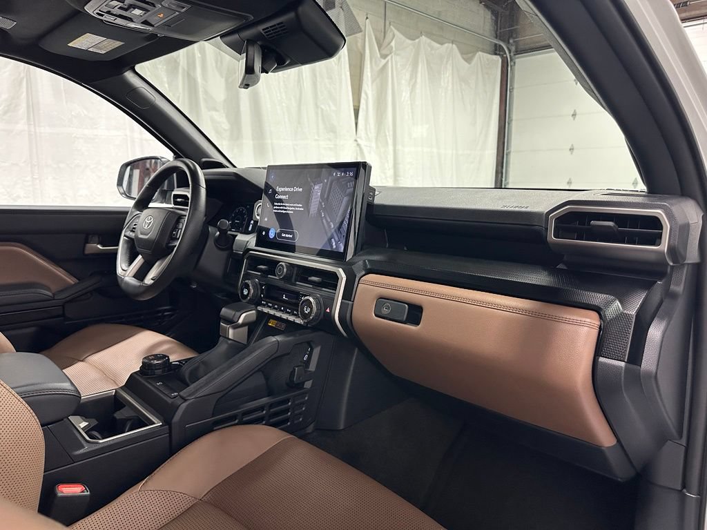 Used 2025 Toyota 4Runner Limited AWD/4WD image 60