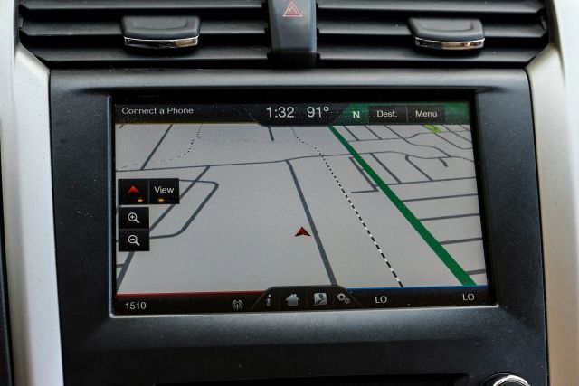 Used 2016 Ford Fusion SE w/ Equipment Group 502A image 27