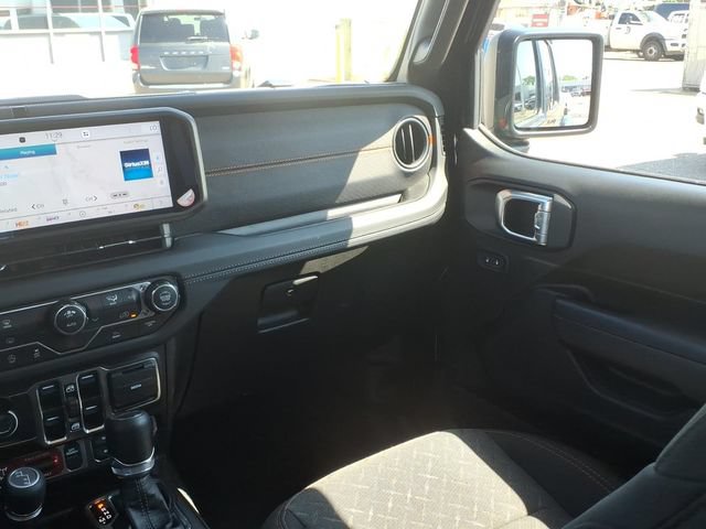 Used 2026 Jeep Gladiator Mojave AWD/4WD image 13