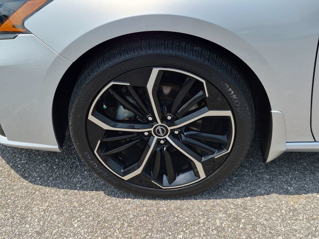 Used 2023 Nissan Altima 2.5 SR w/ SR Premium Package FWD image 12