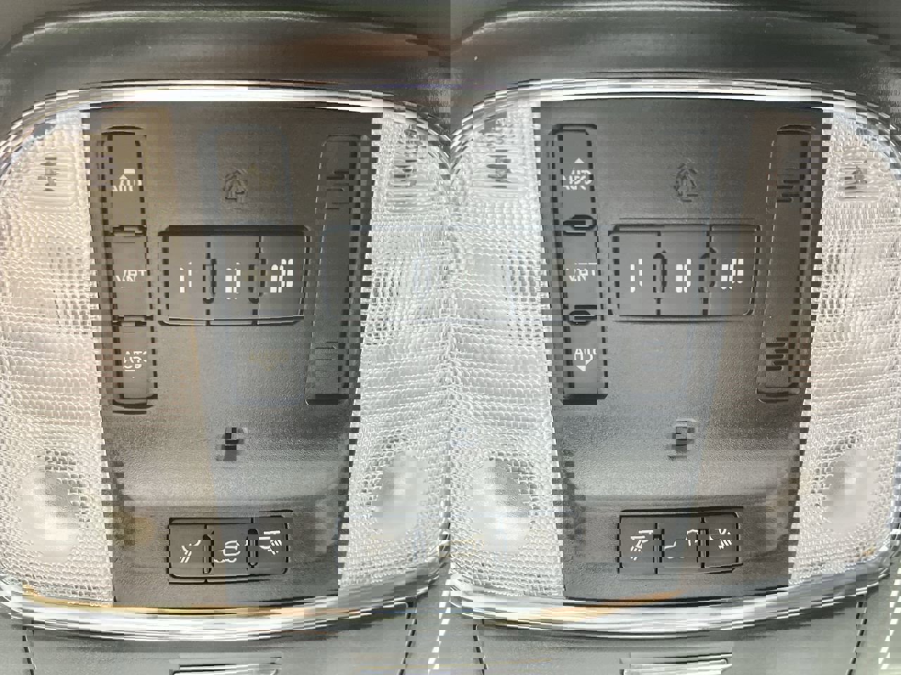 Used 2018 Jeep Grand Cherokee Limited image 26