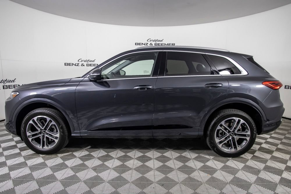 Used 2025 Audi Q5 Premium w/ Convenience Package AWD/4WD image 10