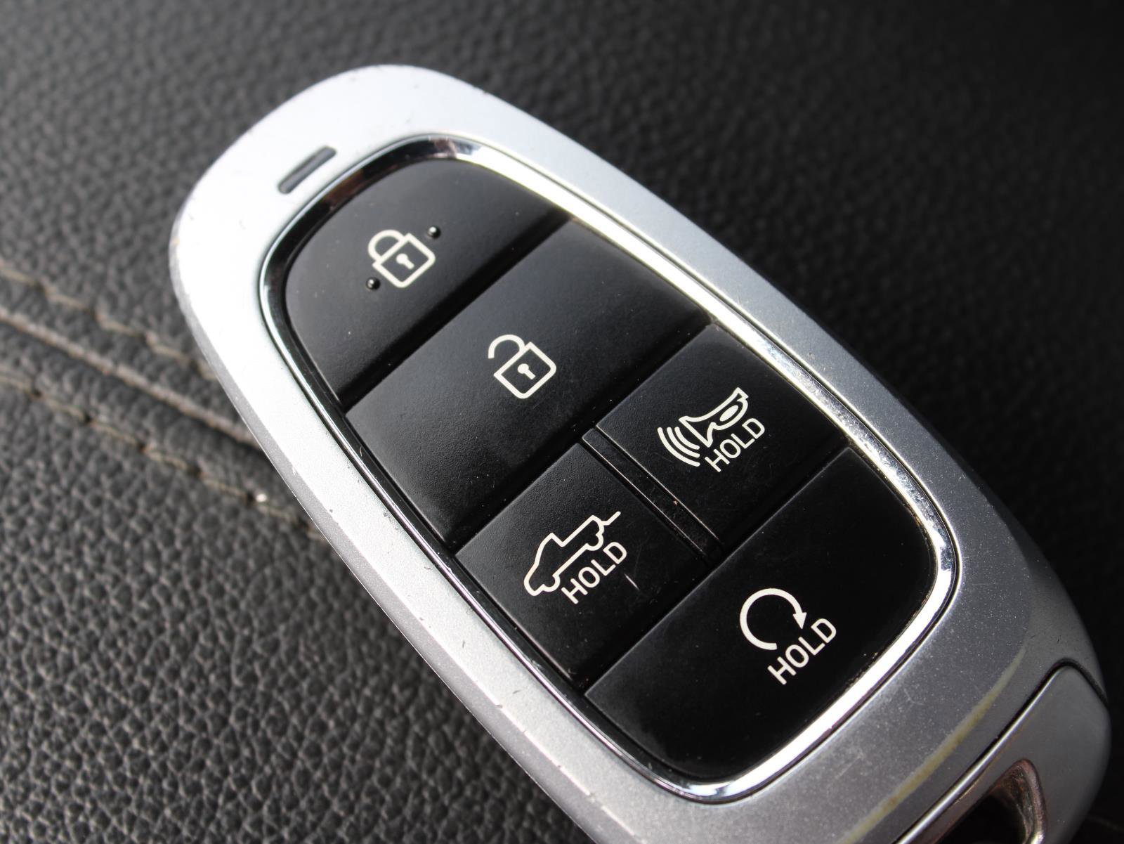 Used 2024 Hyundai Santa Cruz Limited image 13