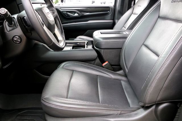 Used 2022 GMC Yukon Denali w/ Denali Premium Package image 10