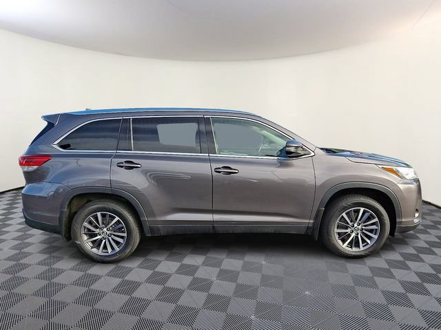 Used 2019 Toyota Highlander XLE AWD/4WD image 7