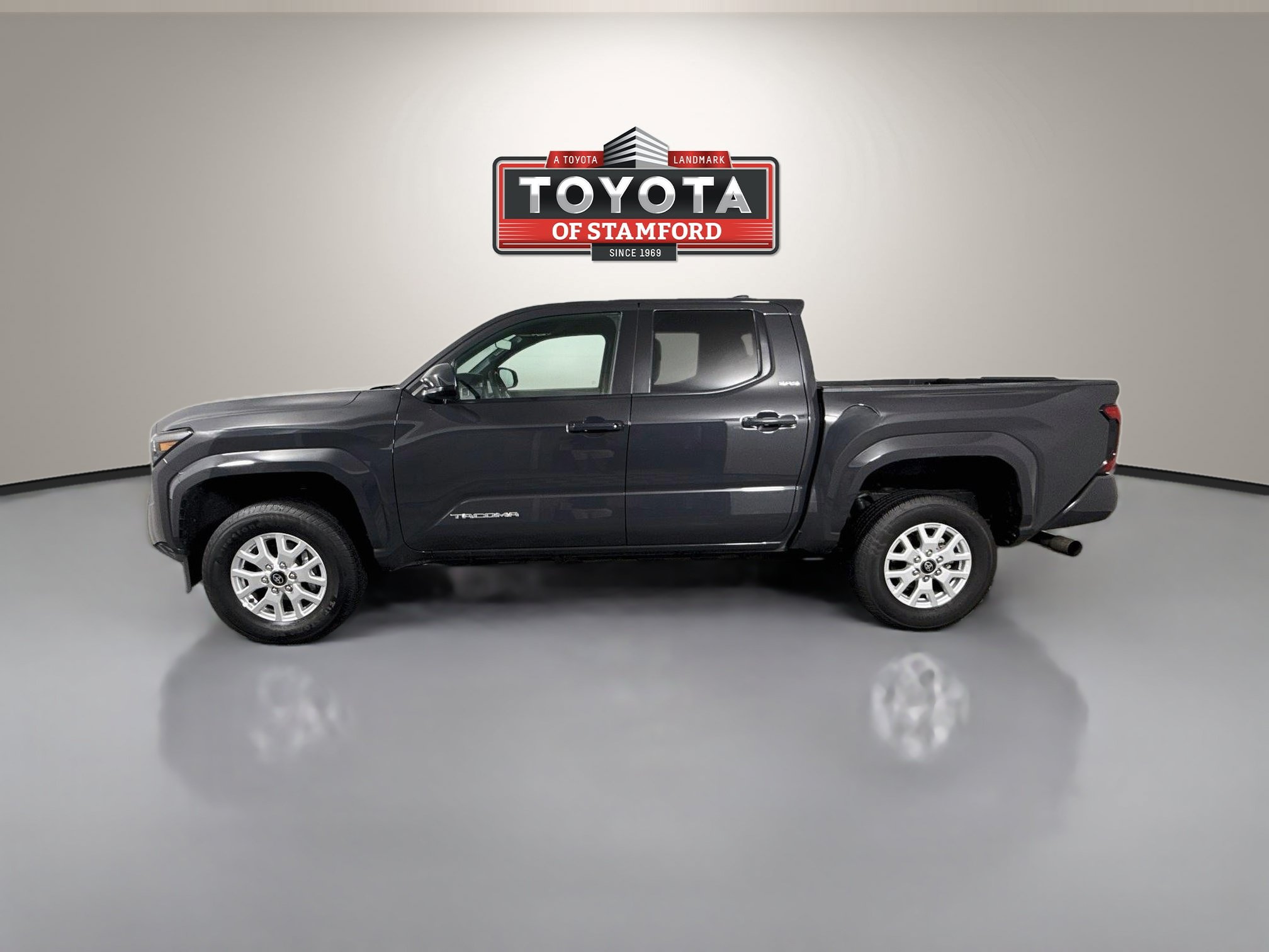 Certified 2026 Toyota Tacoma SR5 AWD/4WD image 4