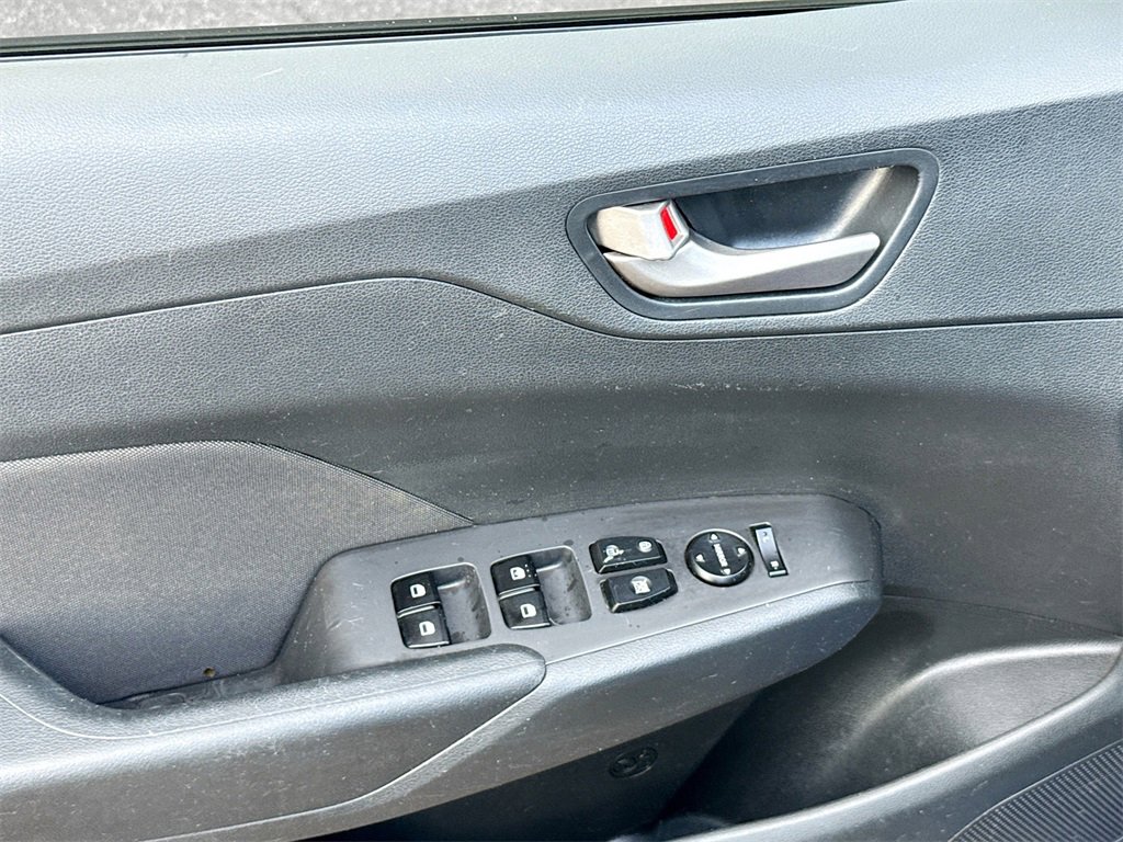 Used 2020 Hyundai Accent SE image 19