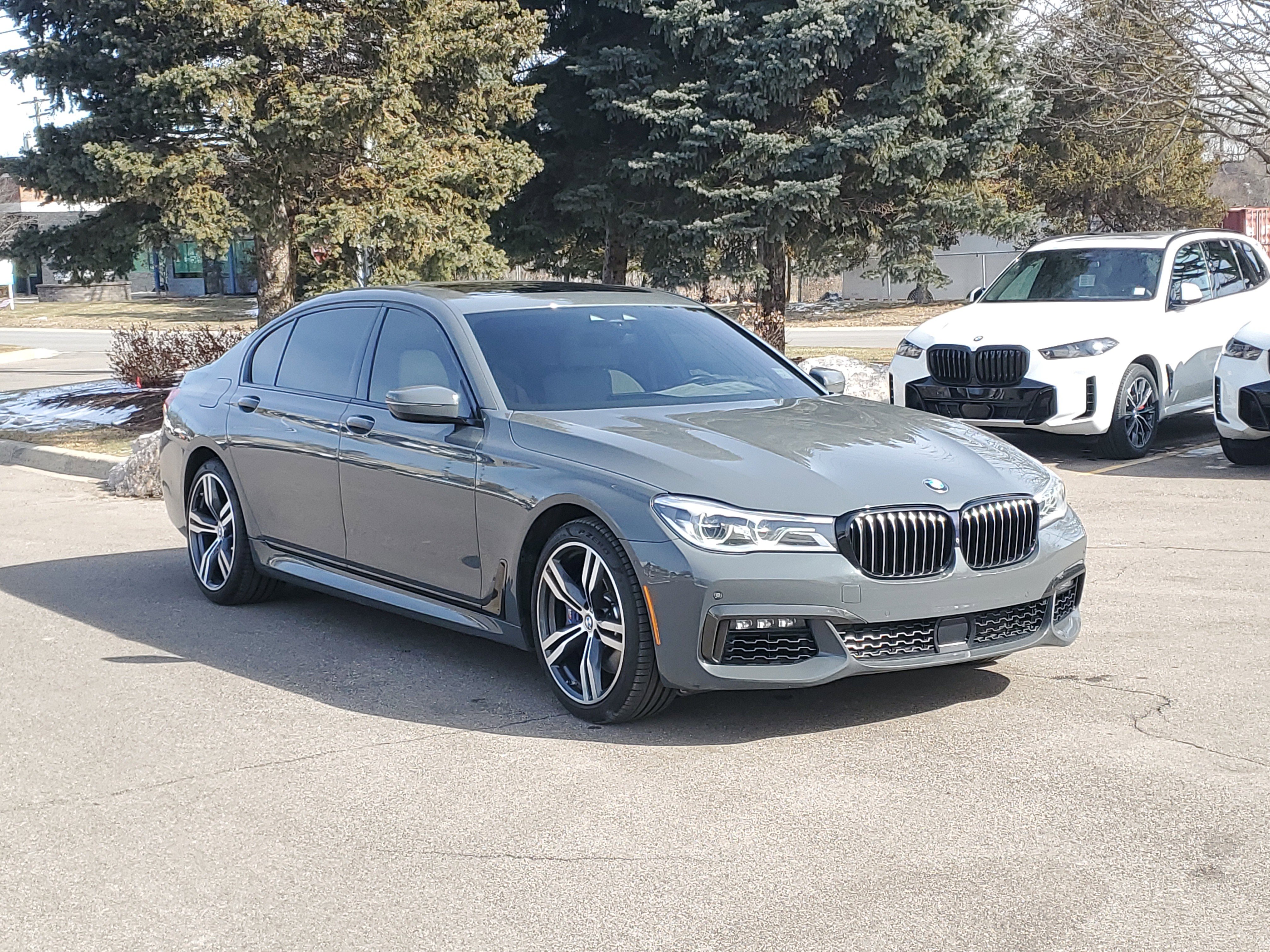 Used 2019 BMW 750i xDrive w/ Executive Package image 4