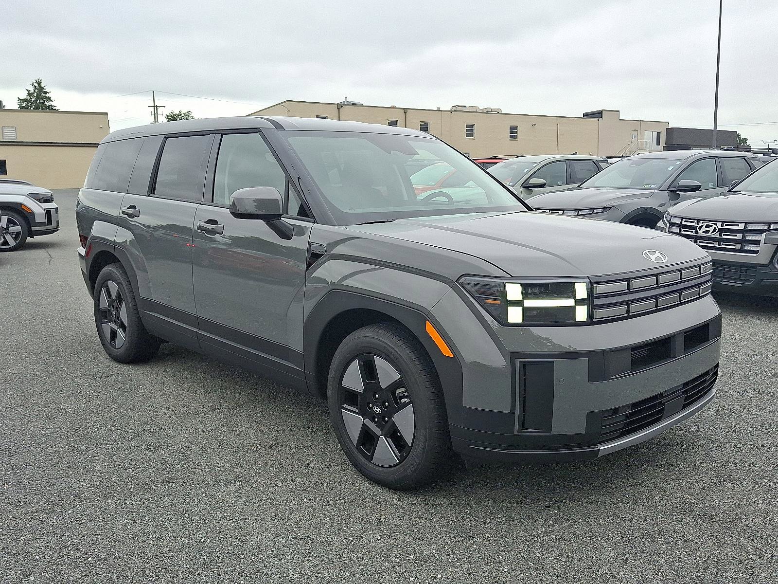 New 2026 Hyundai Santa Fe SE image 2