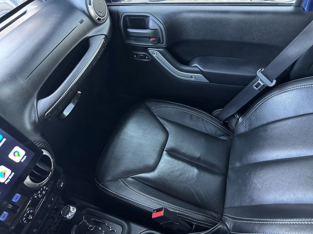 Used 2013 Jeep Wrangler Unlimited Rubicon w/ Connectivity Group image 23