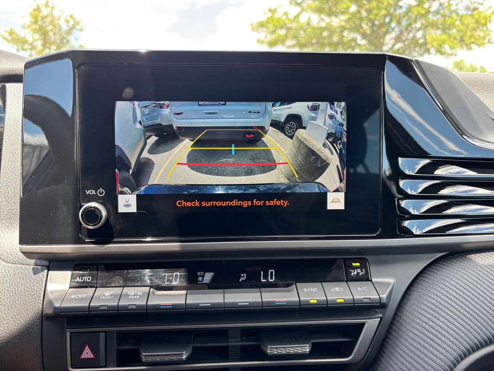 Used 2025 Toyota Camry SE FWD image 25
