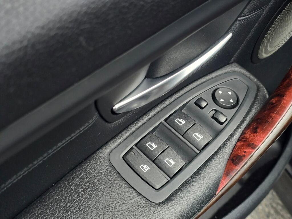 Used 2014 BMW ActiveHybrid 3 RWD image 21