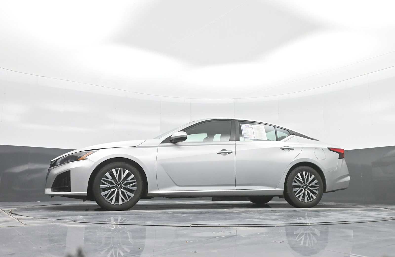 Used 2023 Nissan Altima 2.5 SV image 32