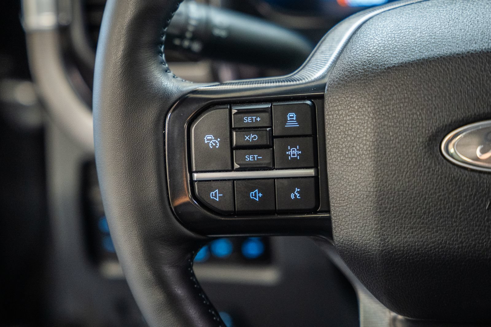 Certified 2025 Ford F250 Platinum AWD/4WD image 39