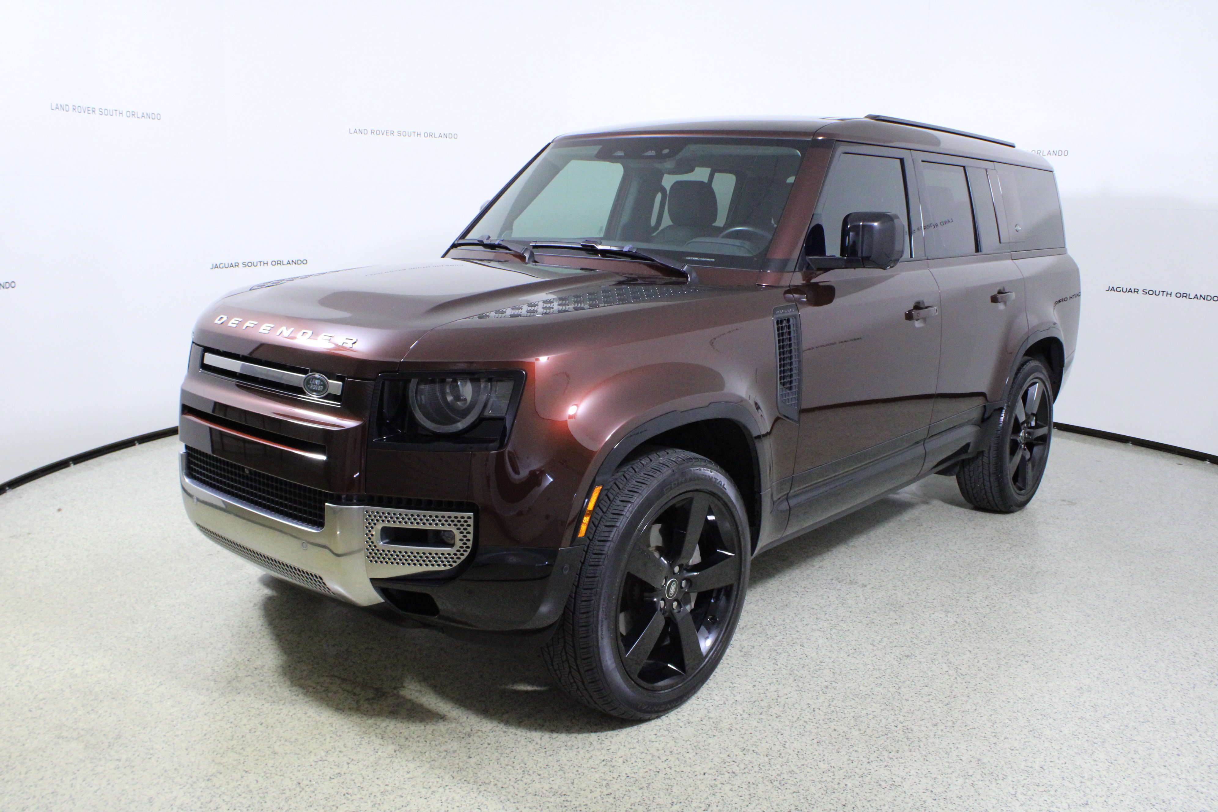 Used 2023 Land Rover Defender 130 S image 4