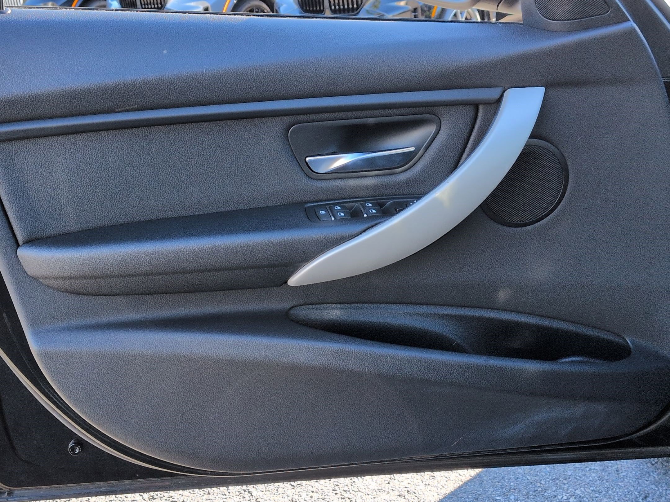 Used 2018 BMW 320i Sedan image 14