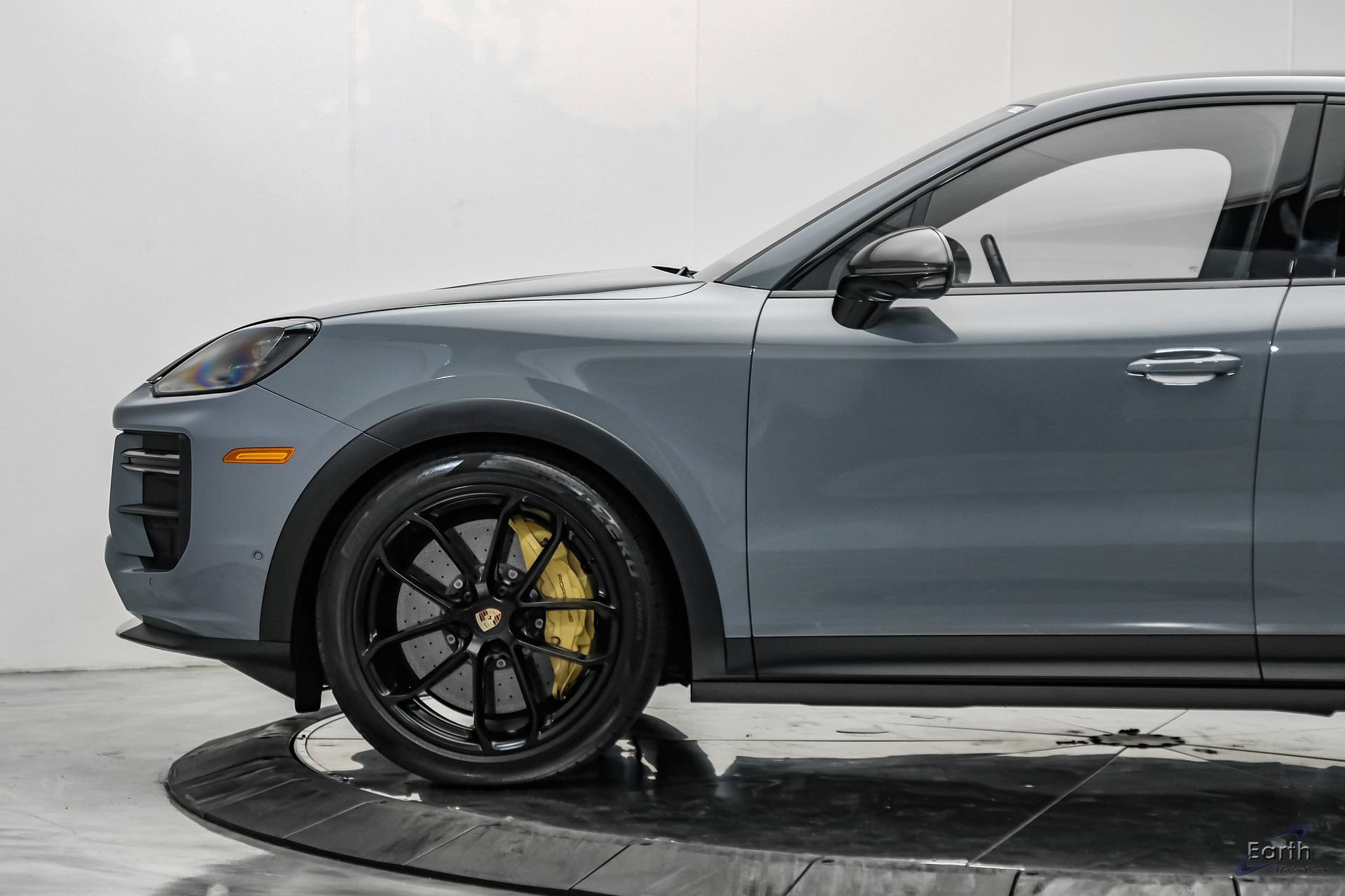 Used 2024 Porsche Cayenne Turbo GT AWD/4WD image 8