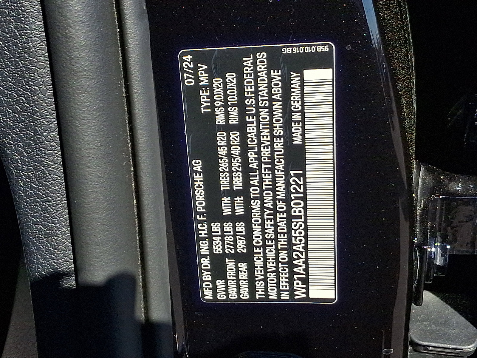 Used 2025 Porsche Macan image 28