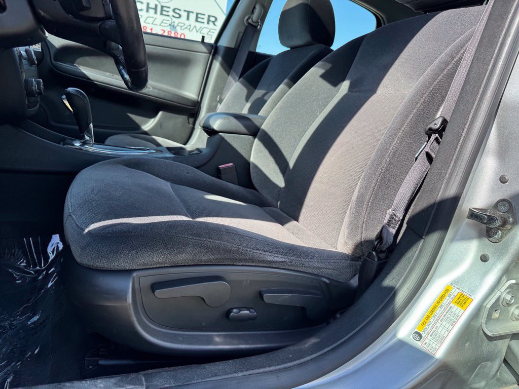 Used 2014 Chevrolet Impala LT w/ LT Sunroof Package FWD image 5