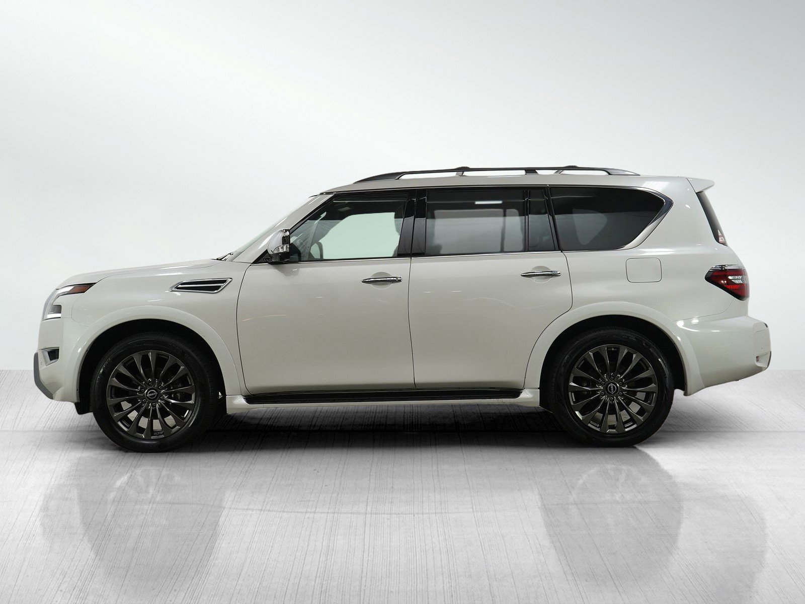 Used 2023 Nissan Armada Platinum w/ Captain's Chairs Package image 2