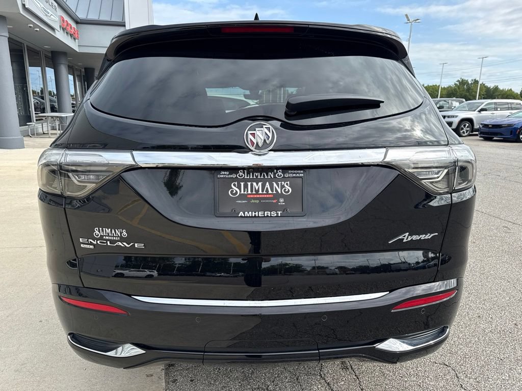 Used 2022 Buick Enclave Avenir w/ Avenir Technology Package AWD/4WD image 6