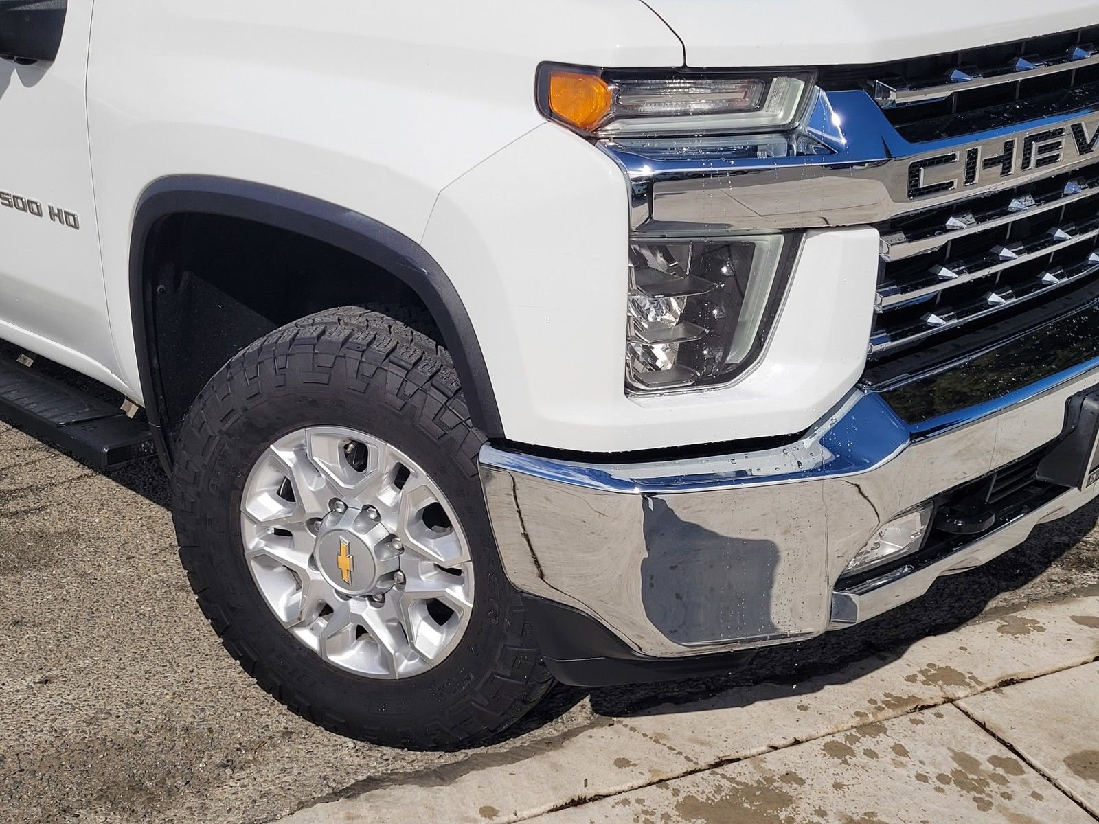 Used 2023 Chevrolet Silverado 2500 LTZ image 9
