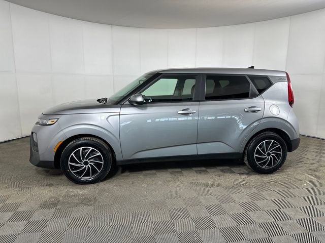 Used 2022 Kia Soul LX image 6