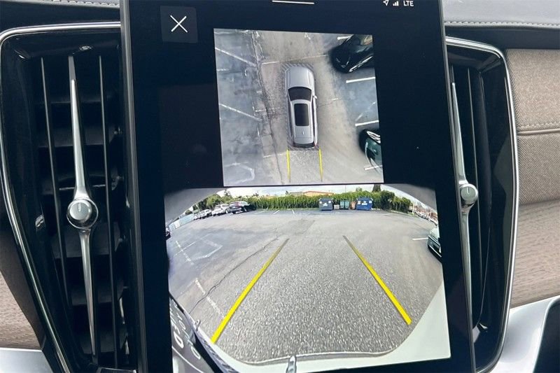 Certified 2025 Volvo XC90 B6 Plus image 22