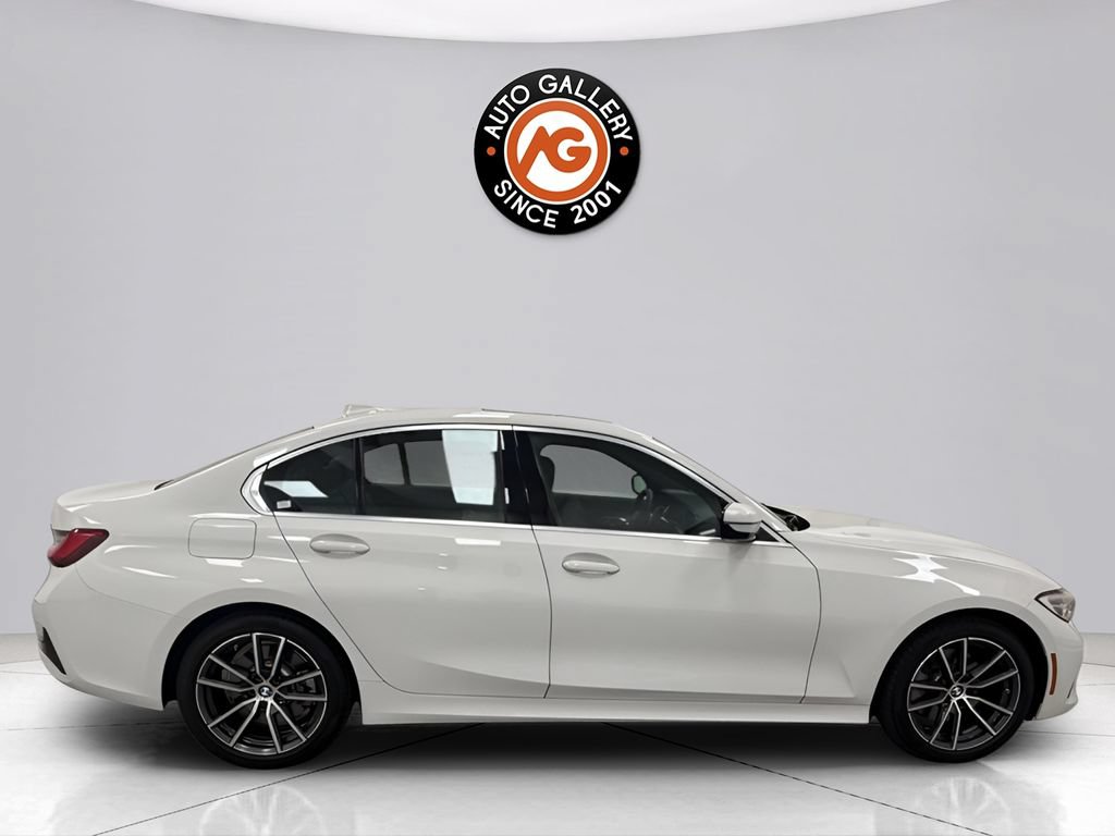 Used 2021 BMW 330i Sedan w/ Convenience Package RWD image 2