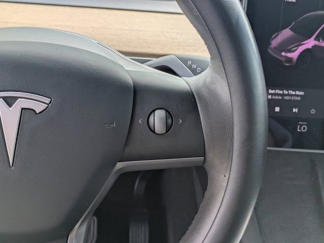 Used 2021 Tesla Model Y Long Range image 20