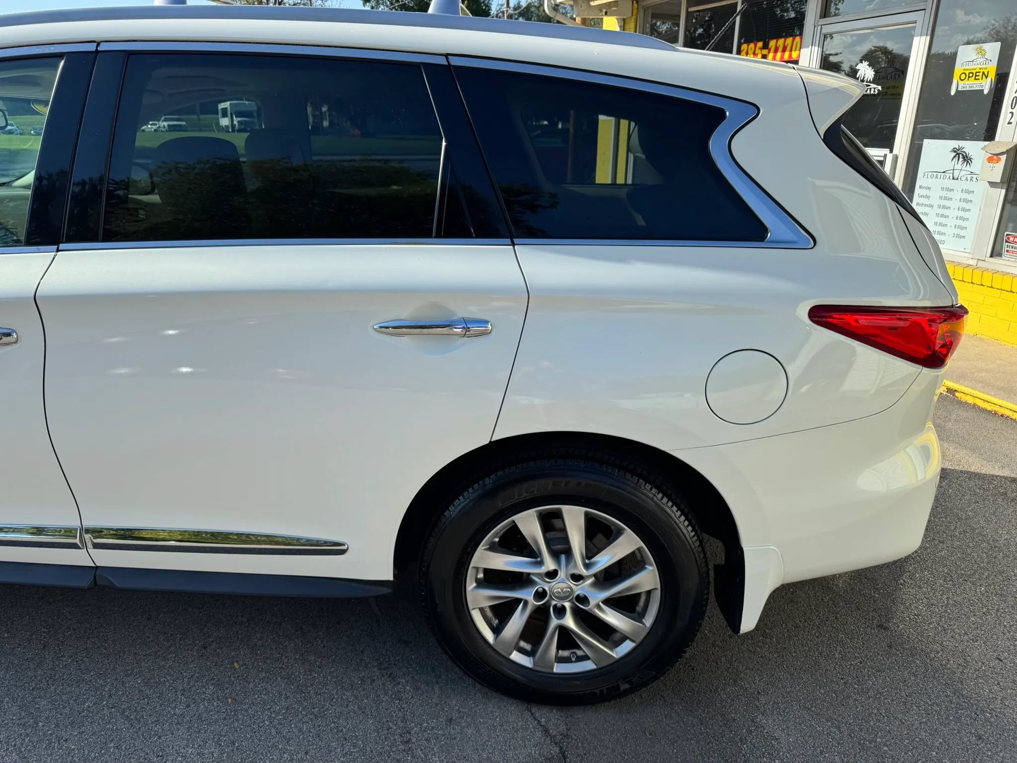 Used 2014 INFINITI QX60 Luxe w/ Premium Plus Package AWD/4WD image 5