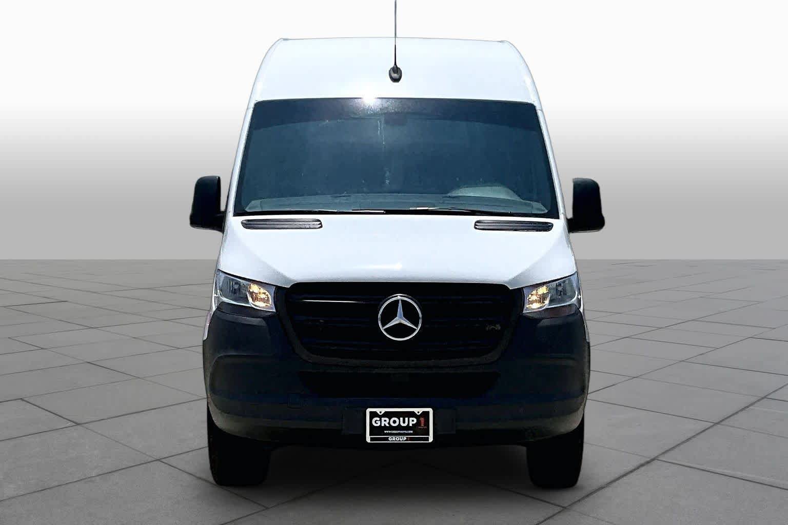 Used 2023 Mercedes-Benz Sprinter 1500 image 4