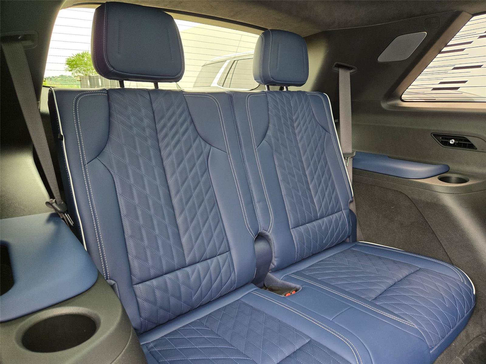 New 2026 Cadillac Vistiq Premium Luxury w/ LPO, Floor Liner Package AWD/4WD image 33