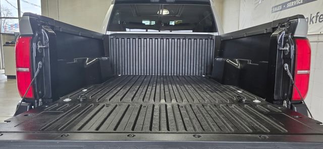 Used 2024 Toyota Tacoma SR image 6