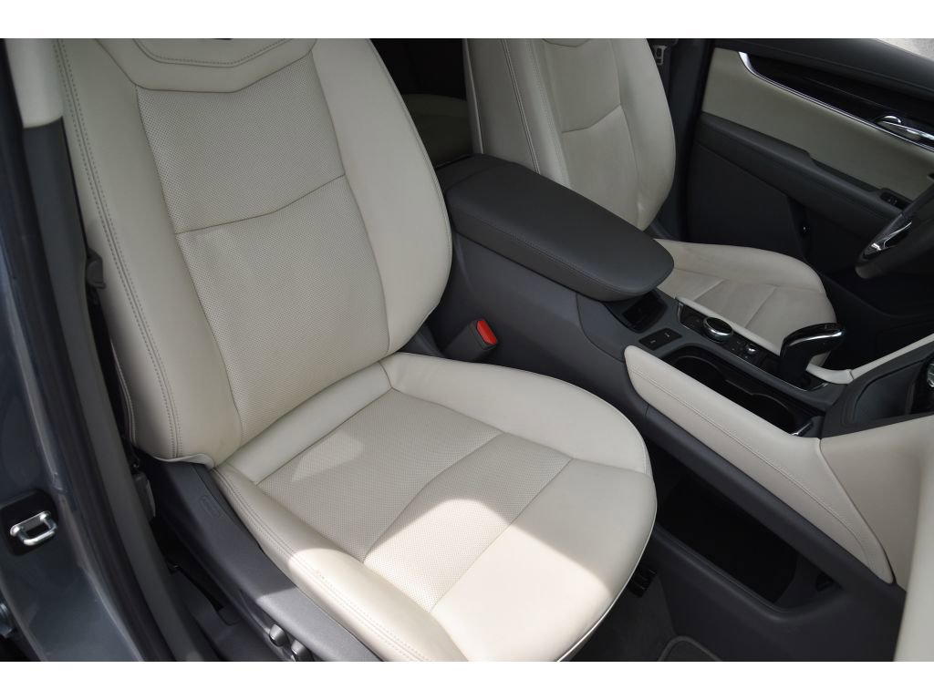 Certified 2024 Cadillac XT6 Premium Luxury FWD image 32