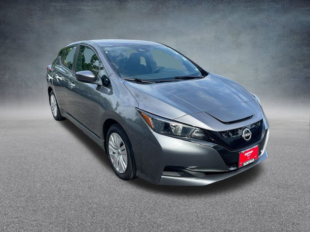 Used 2025 Nissan Leaf S image 18