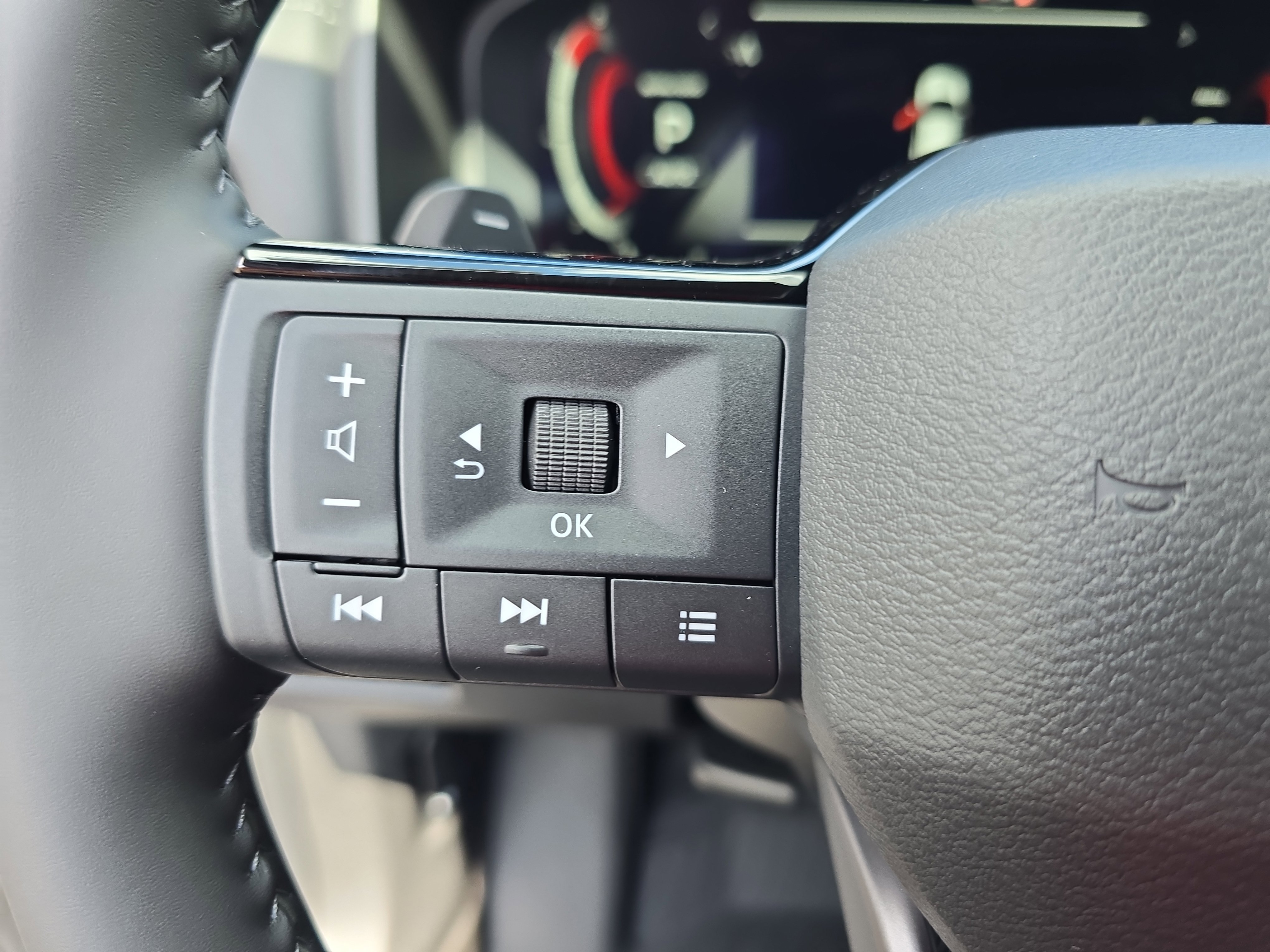 New 2026 Nissan Rogue Platinum image 17