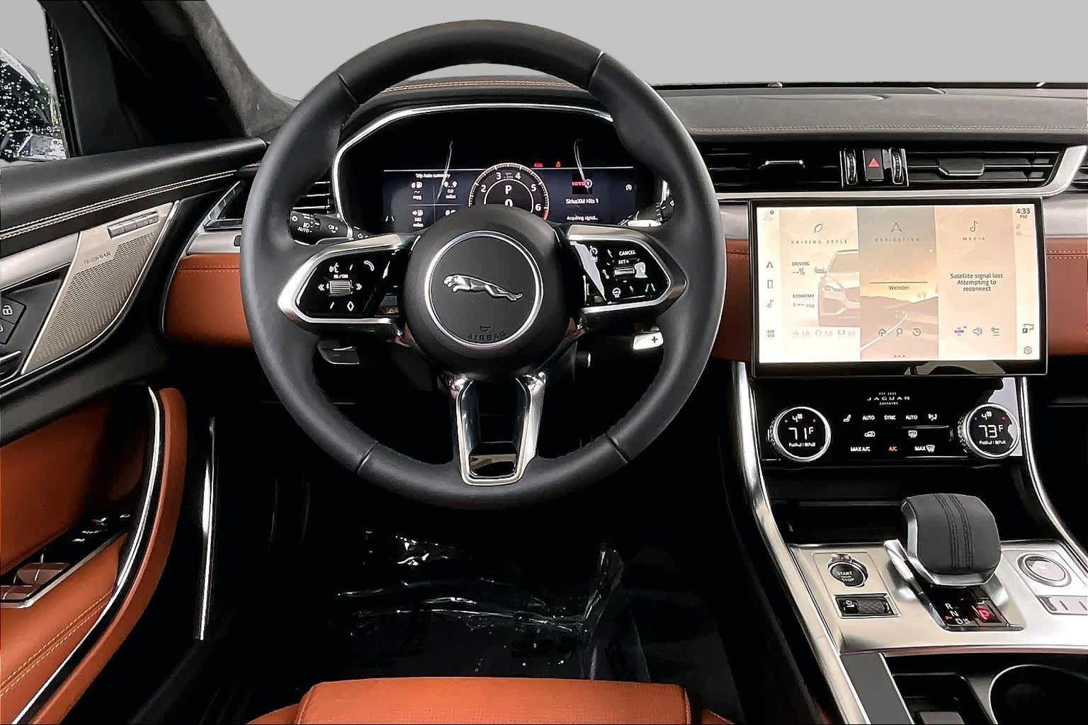 Used 2024 Jaguar XF R-Dynamic SE AWD/4WD image 6