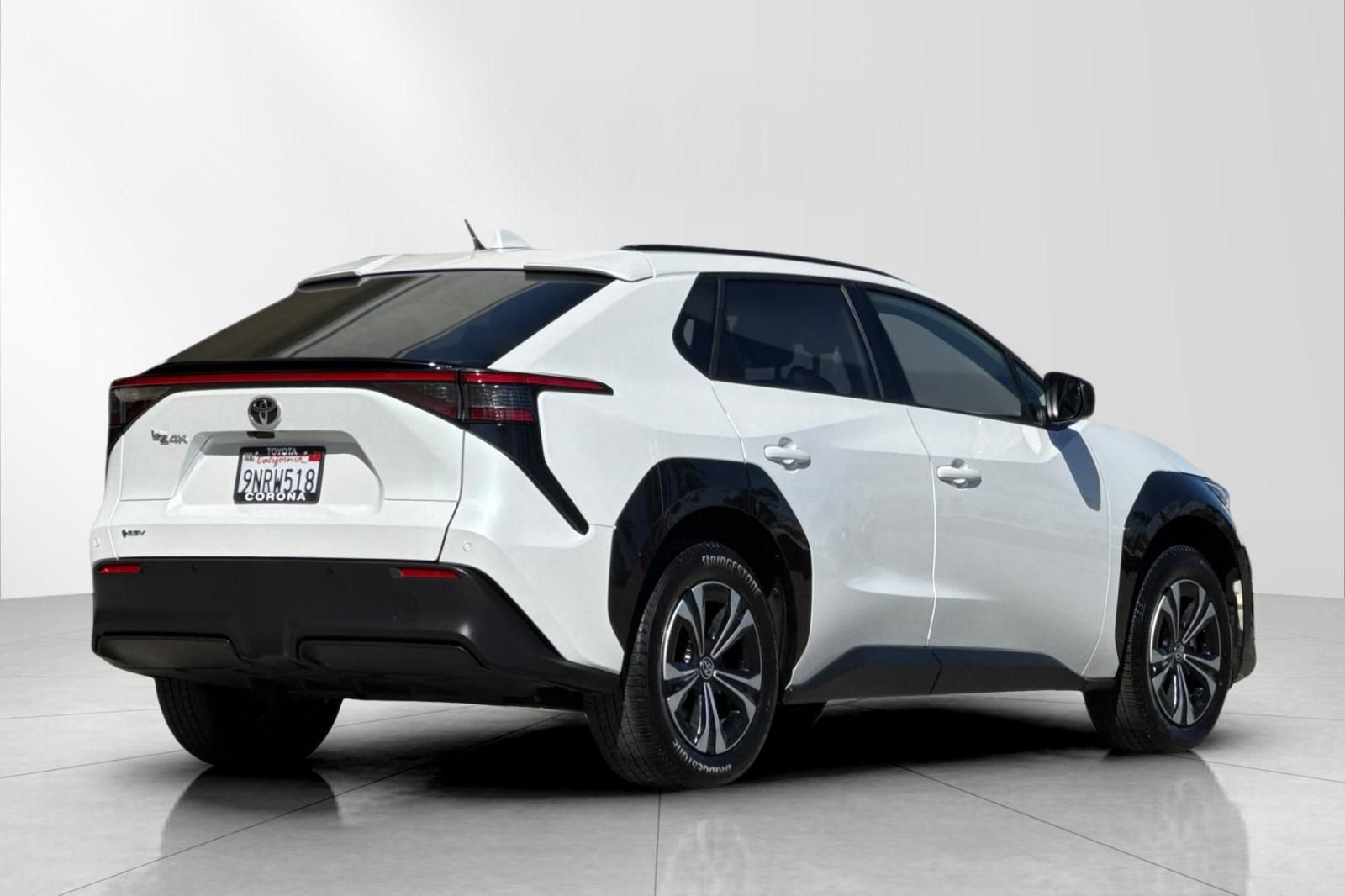 Used 2024 Toyota bZ4X XLE w/ Weather Package FWD image 5