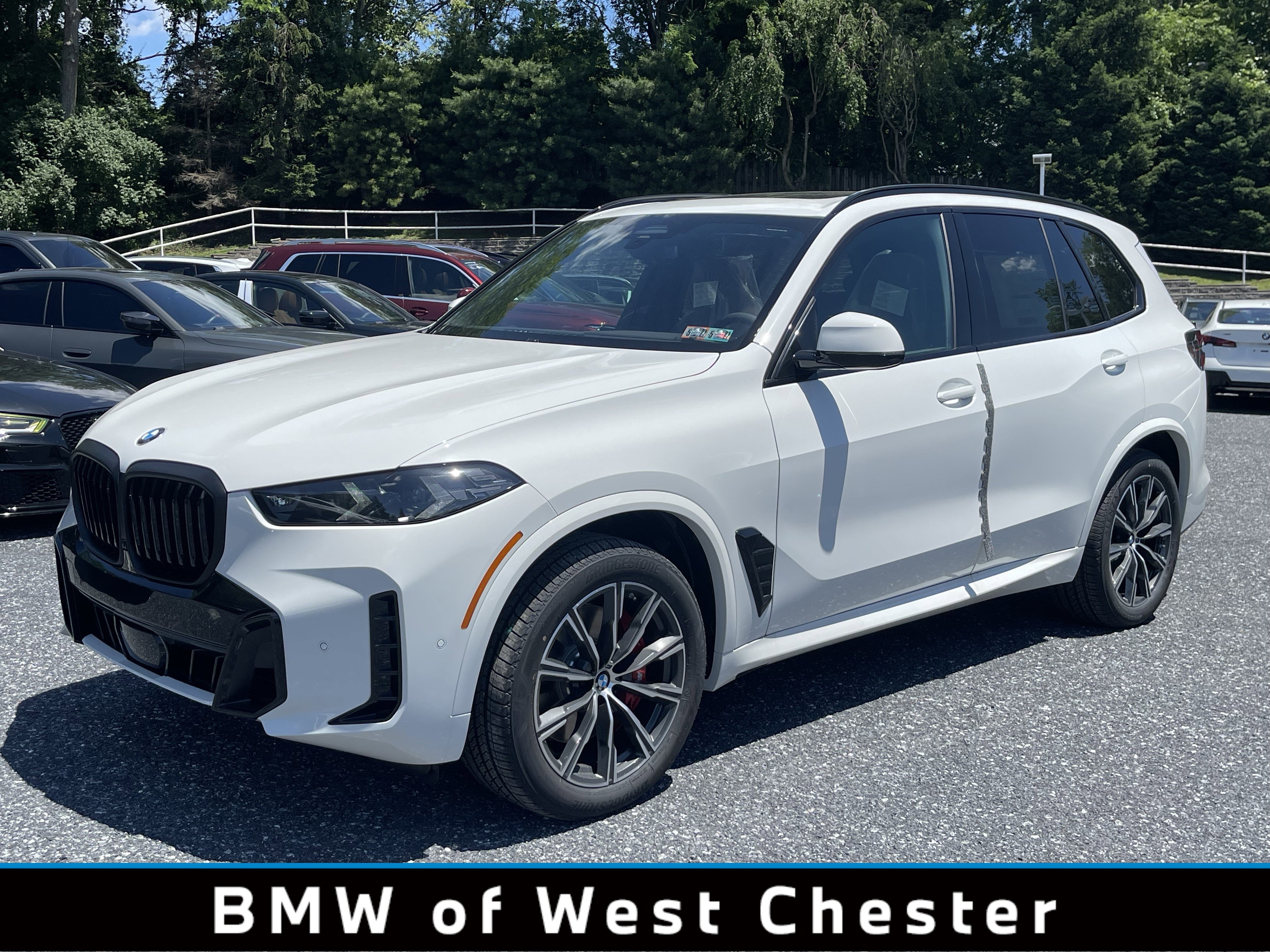 New 2026 BMW X5 xDrive40i w/ M Sport Package AWD/4WD image 1