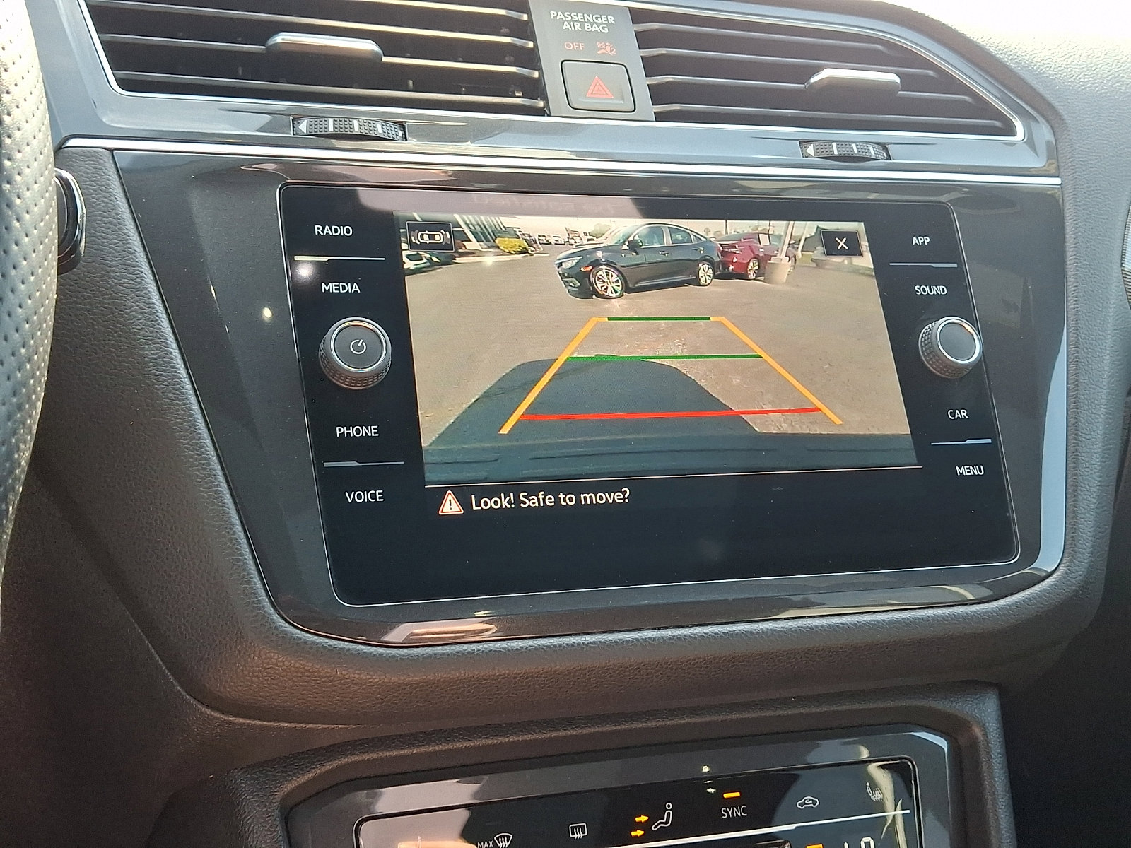 Certified 2022 Volkswagen Tiguan SE R-Line image 18