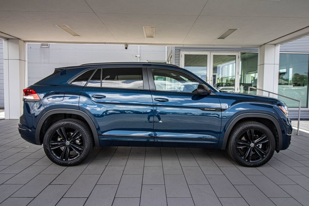 Used 2023 Volkswagen Atlas Cross Sport SEL R-Line AWD/4WD image 3